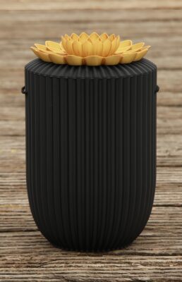 Bio-Urne: Helena (Lotus schwarz)