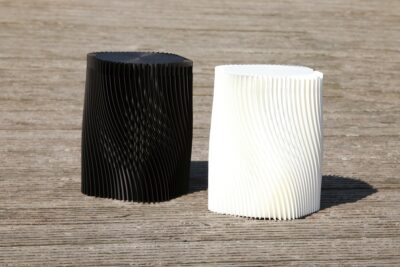 Bio-Urne: Marisol (weiß und schwarz)