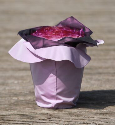 Urne in Blütenform: Maitea (rosa und lila)